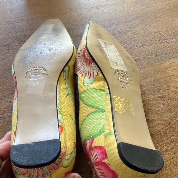 Great summer flats. Hardly worn. - Picture 4 of 9